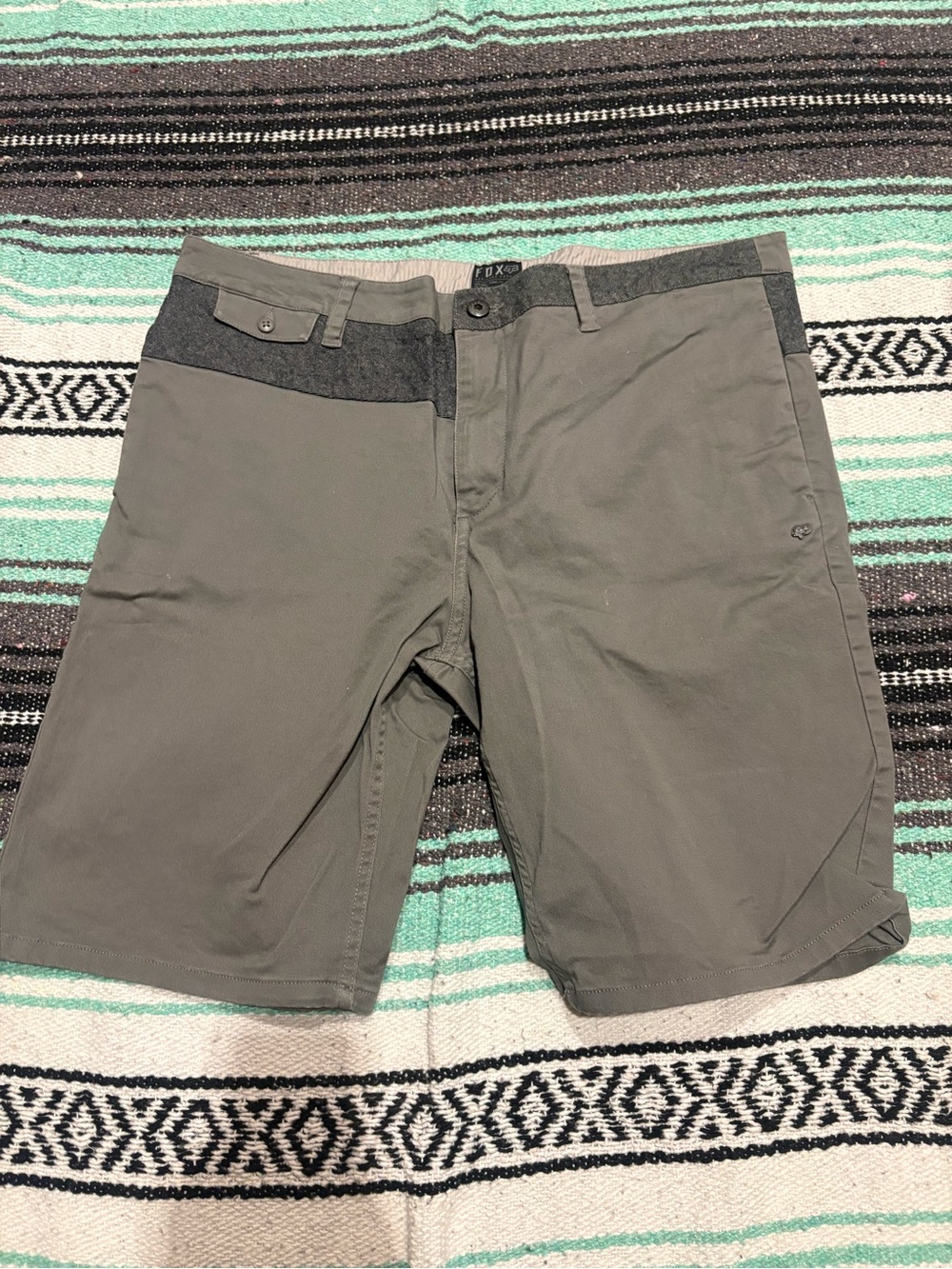 Men's FOX Gray Casual Shorts with Contrast Waistband